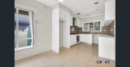 PERFECT FAMILY HOME IN SUNSHINE WEST - Photo 4