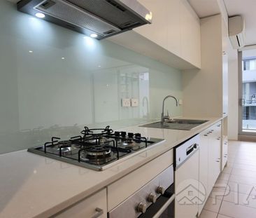 Modern 1-Bedroom Apartment – Canterbury’s Best Location! - Photo 6