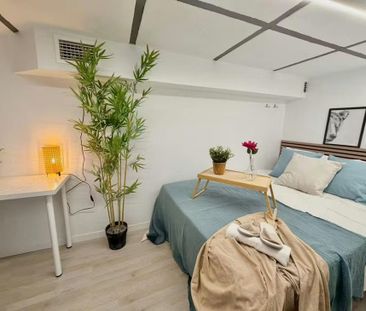 Calle de Hortaleza, Madrid, Community of Madrid 28004 - Photo 6