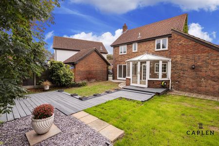 4 bedroom detached house to rent - Photo 3