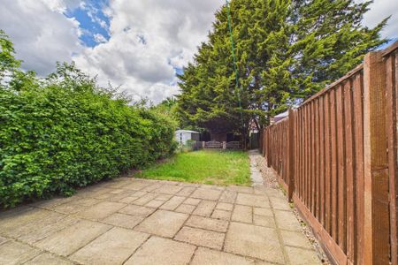 3 bedroom terraced house to rent - Photo 2