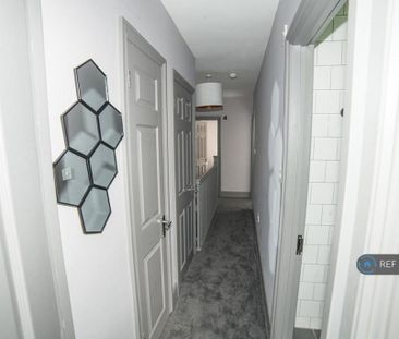 1 bedroom in a house share to rent - Photo 5
