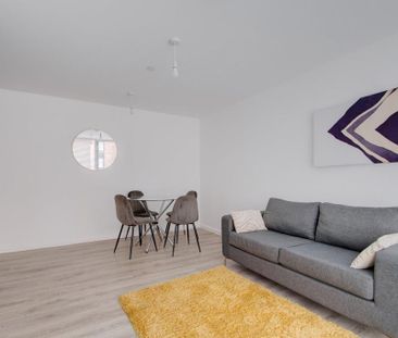 2 bedroom apartment to rent - Photo 4