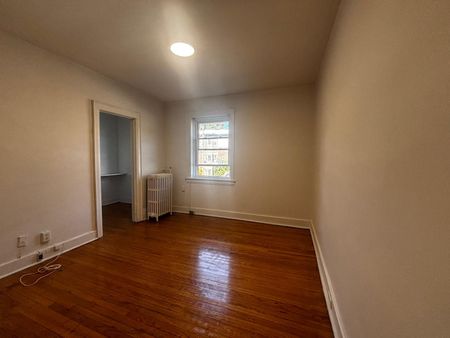 For Lease - 2405 Queen Street Unit# 202, Toronto, Ontario - Photo 4