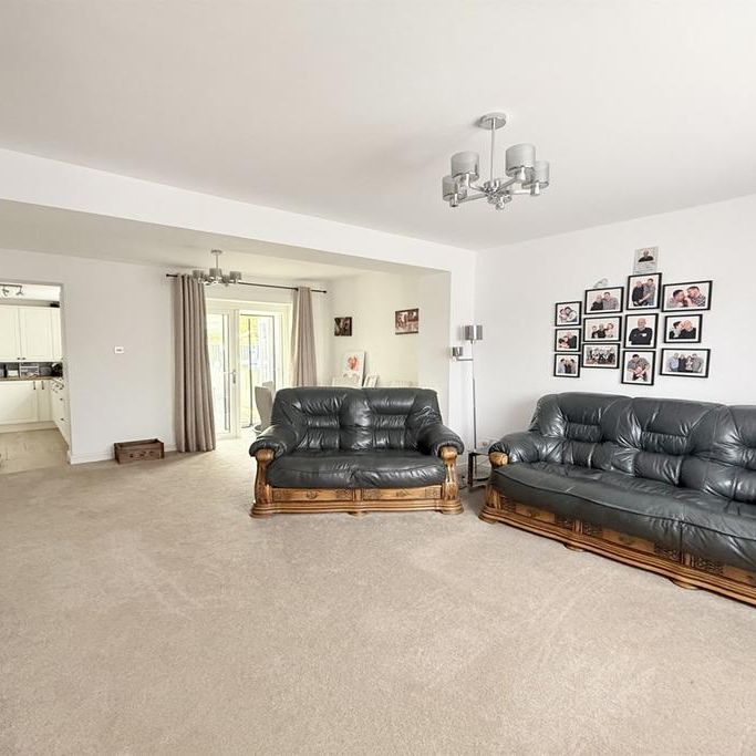 3 bedroom terraced house to rent - Photo 1