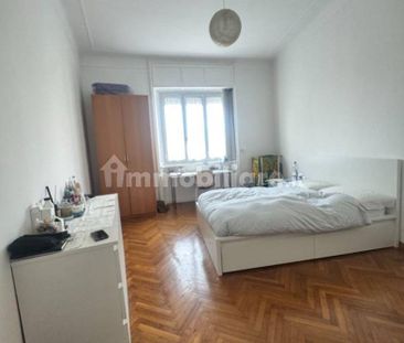 Trilocale via Francesco Sforza 14, Borgogna - Largo Augusto, Milano - Foto 1