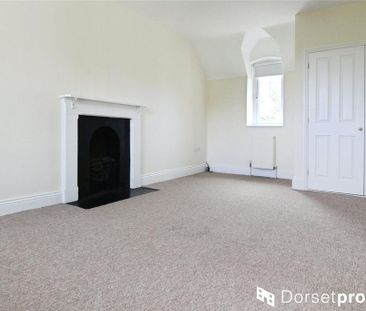 4 bedroom detached house to rent - Photo 2