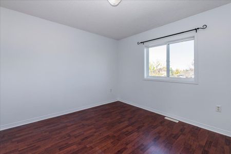 For Lease - 4 Tunbridge Road, Barrie, Ontario - Photo 5