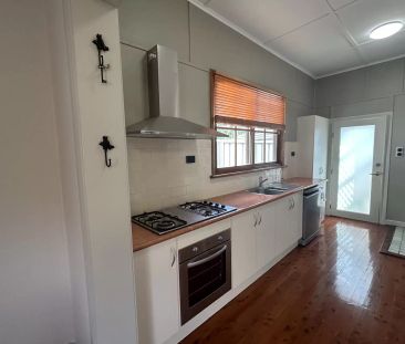 Full of Charm - Photo 6