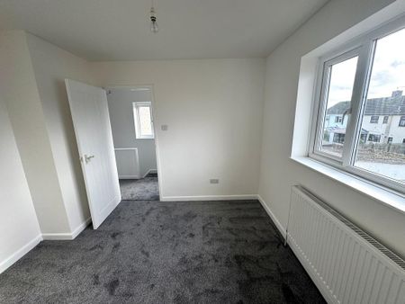 3 bedroom semi-detached house to rent - Photo 4