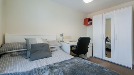 33 Hubert Road - Photo 2