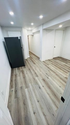 For Lease - 33 Mansewood Gardens, Toronto, Ontario - Photo 4