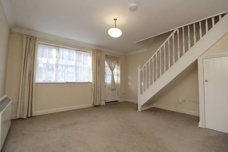 2 bedroom semi-detached house to rent - Photo 3