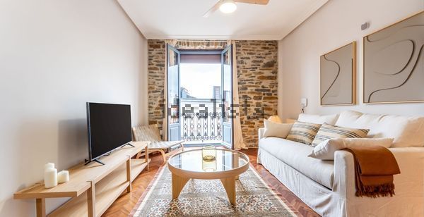 Alquiler de piso en Calle Salud, 14 - Photo 1