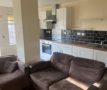 5 Bed Semi-Detached House, Mornington Crescent, M14 - Photo 1