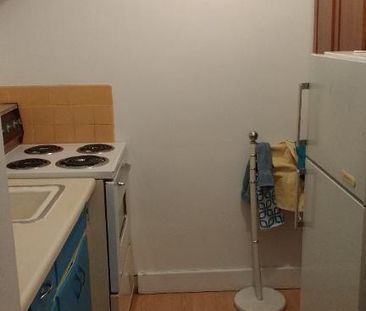 1 1/2 (600 $/mois), PARC MYRAND, 2 pas de l`Université Laval et de ... - Photo 2