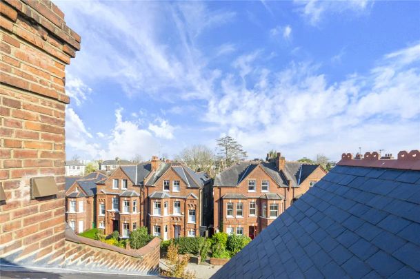 1 bedroom flat in Belsize Park - Photo 1