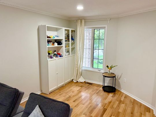 For Lease - 453 Heddle Crescent, Newmarket, Ontario - Photo 1