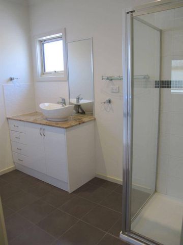 FRESHLY PAINTED! 4 Bed Family Home in Newport - Photo 5