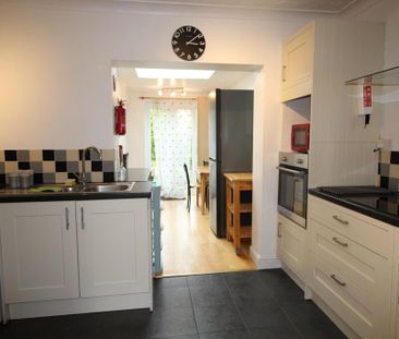 4 bedroom semi-detached house to rent - Photo 1