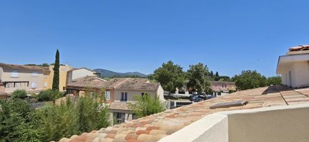 Location Appartement 3 pièces 53m² COGOLIN 83310 - Photo 3
