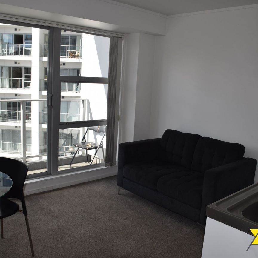 Absolutely perfect mid-town location + water included in rent - Photo 1