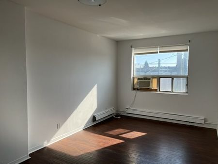 For Lease - 1434 Queen Street Unit# 3, Toronto, Ontario - Photo 3