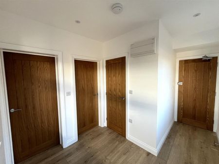 1 Bed Flat For Rent - Photo 2