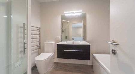 Executive Townhouse - Photo 4