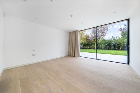 4 bedroom detached house to rent - Photo 2