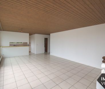 Helle Attika-Wohnung mit Terrasse und Aussicht in Ipsach - Photo 2