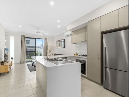 Townhouse in Cova Estate - Pool & Gym Facilities - Photo 5