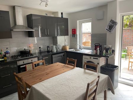 5 Bed Terraced House, Redhill St, NW1 - Photo 5