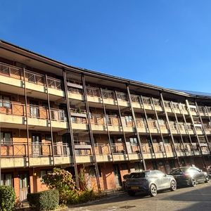 ***Apply on line **1 bed ground floor over 55’s flat. * There is a long walk from the entrance to the flat. Adapted walk in shower Orchard Court. - Photo 3