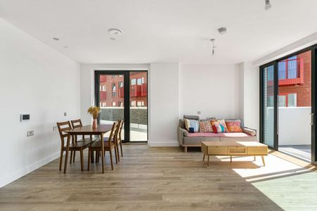 Brand new three bedroom penthouse with a large private terrace. - Photo 5