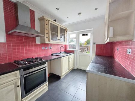 3 bedroom end of terrace house to rent - Photo 3