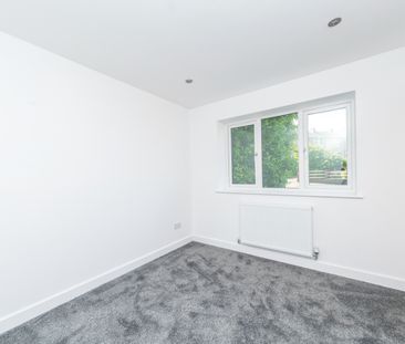 CROFT HOUSE MORLEY LEEDS - Photo 1