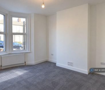 4 bedroom terraced house to rent - Photo 1