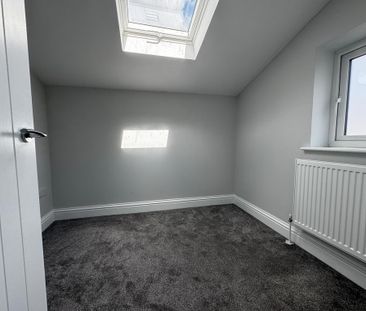 2 bedroom maisonette to rent - Photo 2