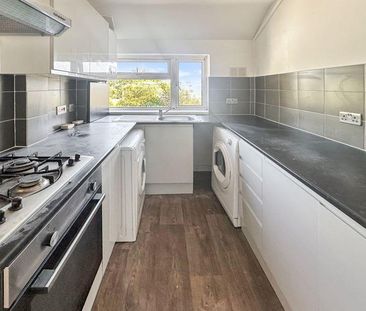2 bedroom maisonette to rent - Photo 2