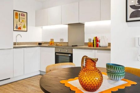 2 bedroom flat to rent - Photo 2