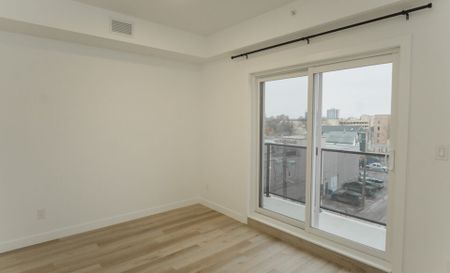 Manchester: Gold Accents – Penthouse Suite – 710 Westminster, Winnipeg, MB - Photo 3