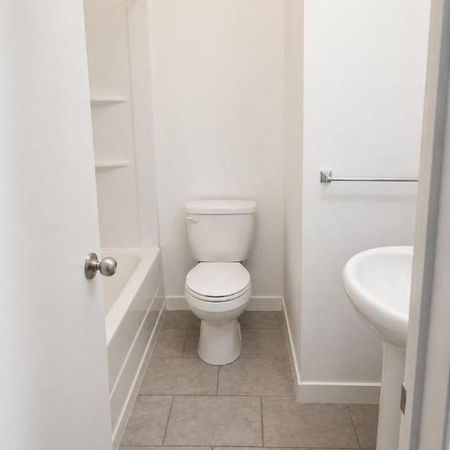 2 CH - 1 SDB - Montréal - $1,400 /mo - Photo 4