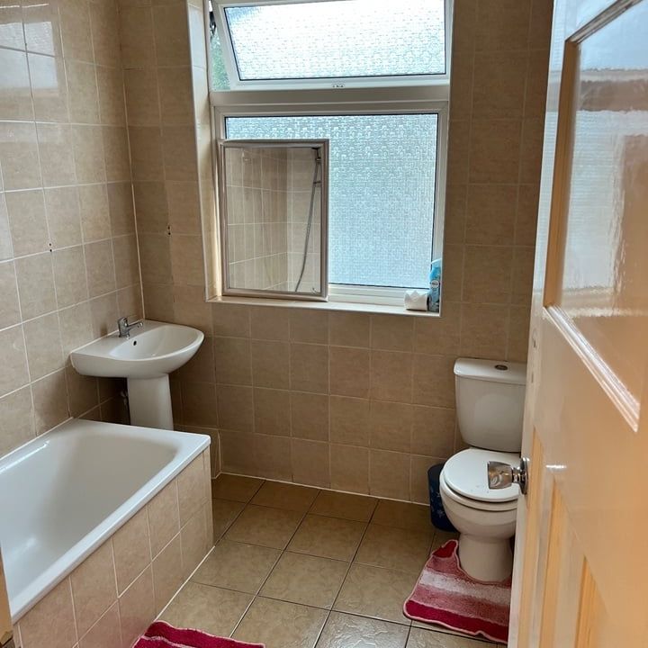 Room in a Shared House, Constance Road, CR0 - Photo 1