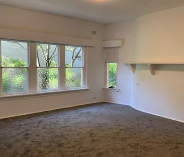 UPDATED TWO BEDROOM APARTMENT - BLOCK ON WATER'S EDGE - Photo 2