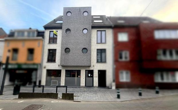 instapklaar éénslaapkamerappartement met terras in het centrum van Ninove - Photo 1