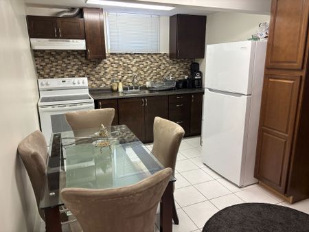 For Lease - 3 Lucy Drive, Richmond Hill, Ontario - Photo 2