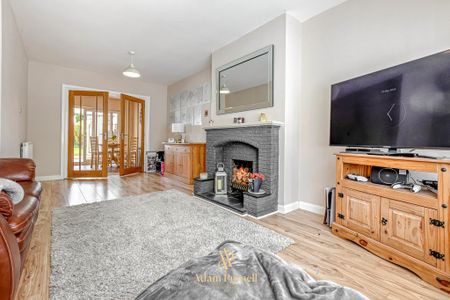 3 bedroom semi-detached house to rent - Photo 3