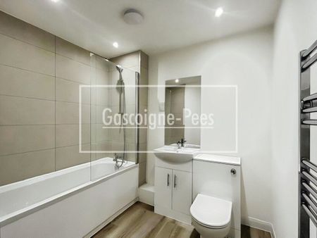 Savoy Place, Farnborough, GU14 - Photo 5