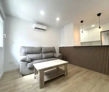 Chalet en alquiler en Calle del Mar del Coral - Photo 2